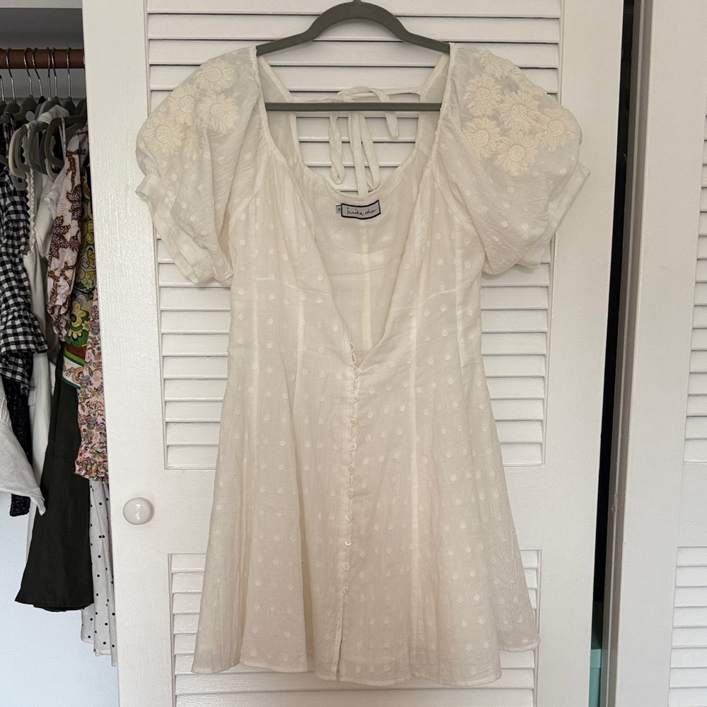 Innika Choo size 2 Cream Puff Sleeve Dress